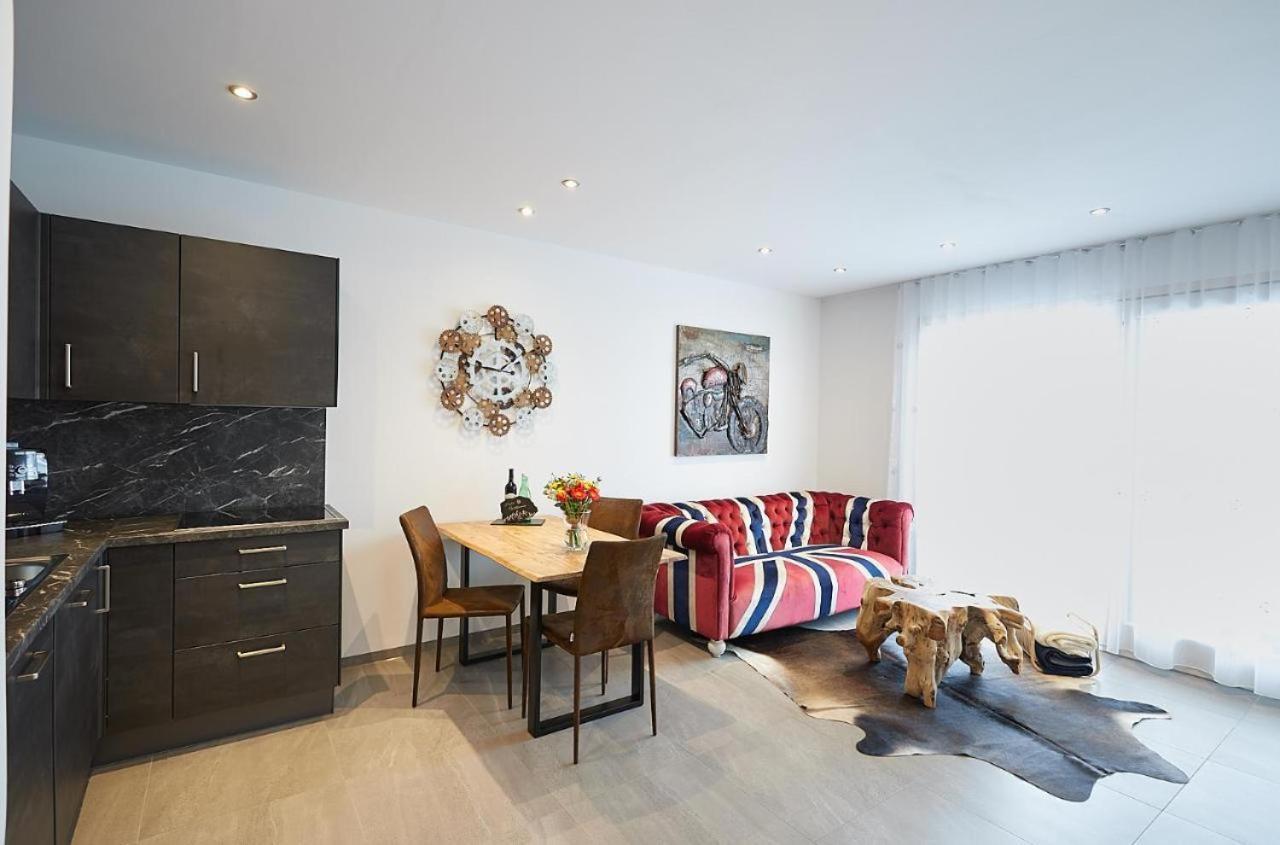 Apartment Lina & Lejs 格洛博明 外观 照片